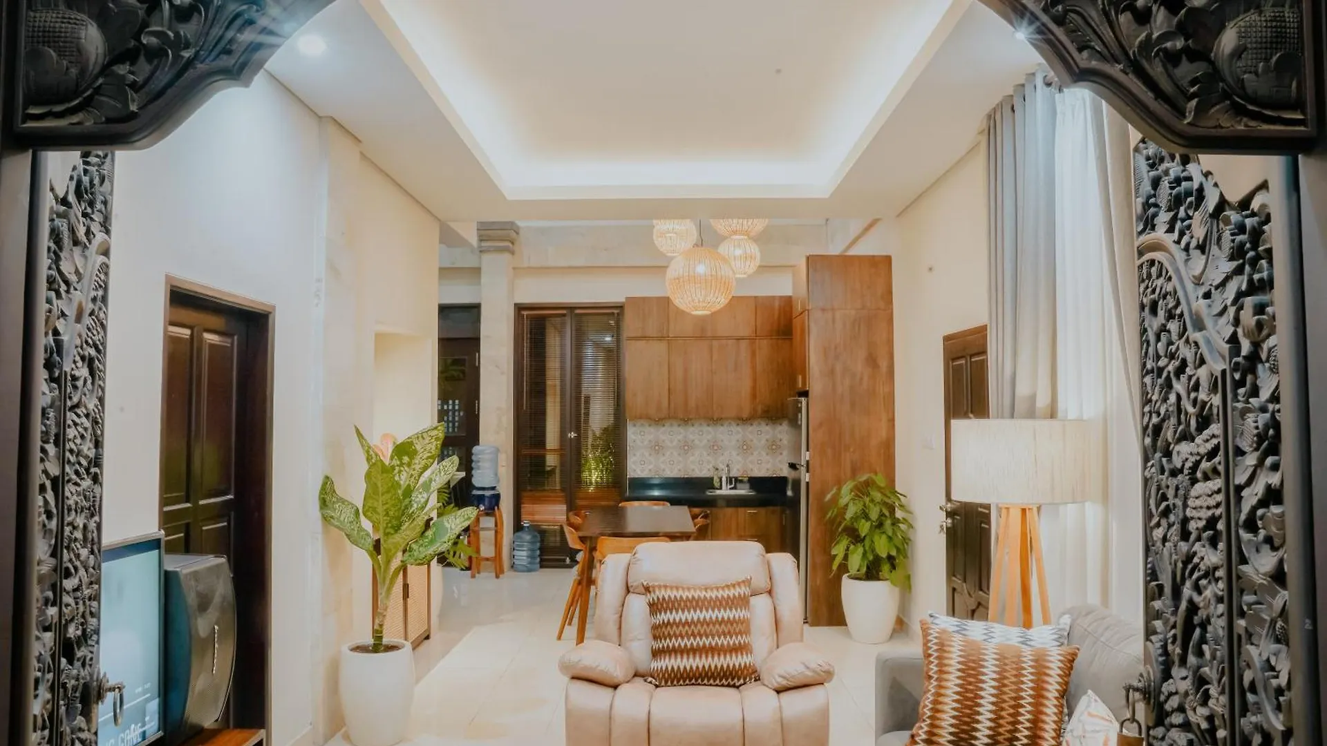 Shira House Bali Villa Legian  Legian (Bali)
