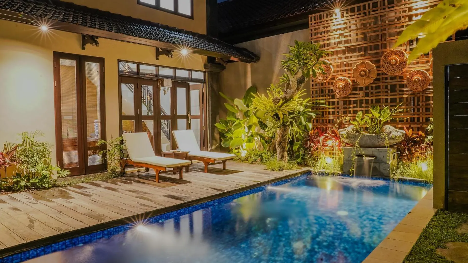 Shira House Bali Villa Legian